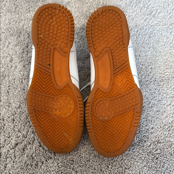 Reebok Workout Plus Sneakers in white gum - Picture 8 of 10